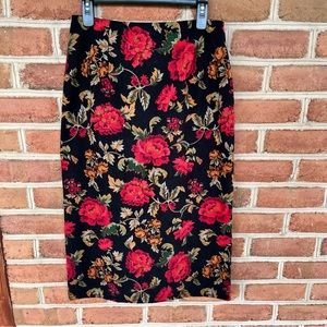 Floral skirt size 10 P beautiful bold colors of burgundy and green on black